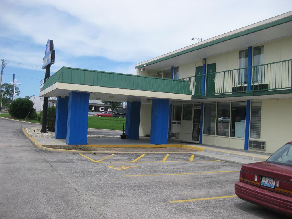 Regency Inn Of Naperville Dış mekan fotoğraf